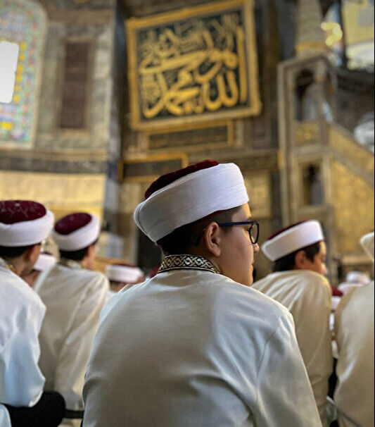 Hafızlar icazetlerini aldı! Erdoğan Ayasofya Camiindeki t&ouml;rene katıldı - 2. Resim