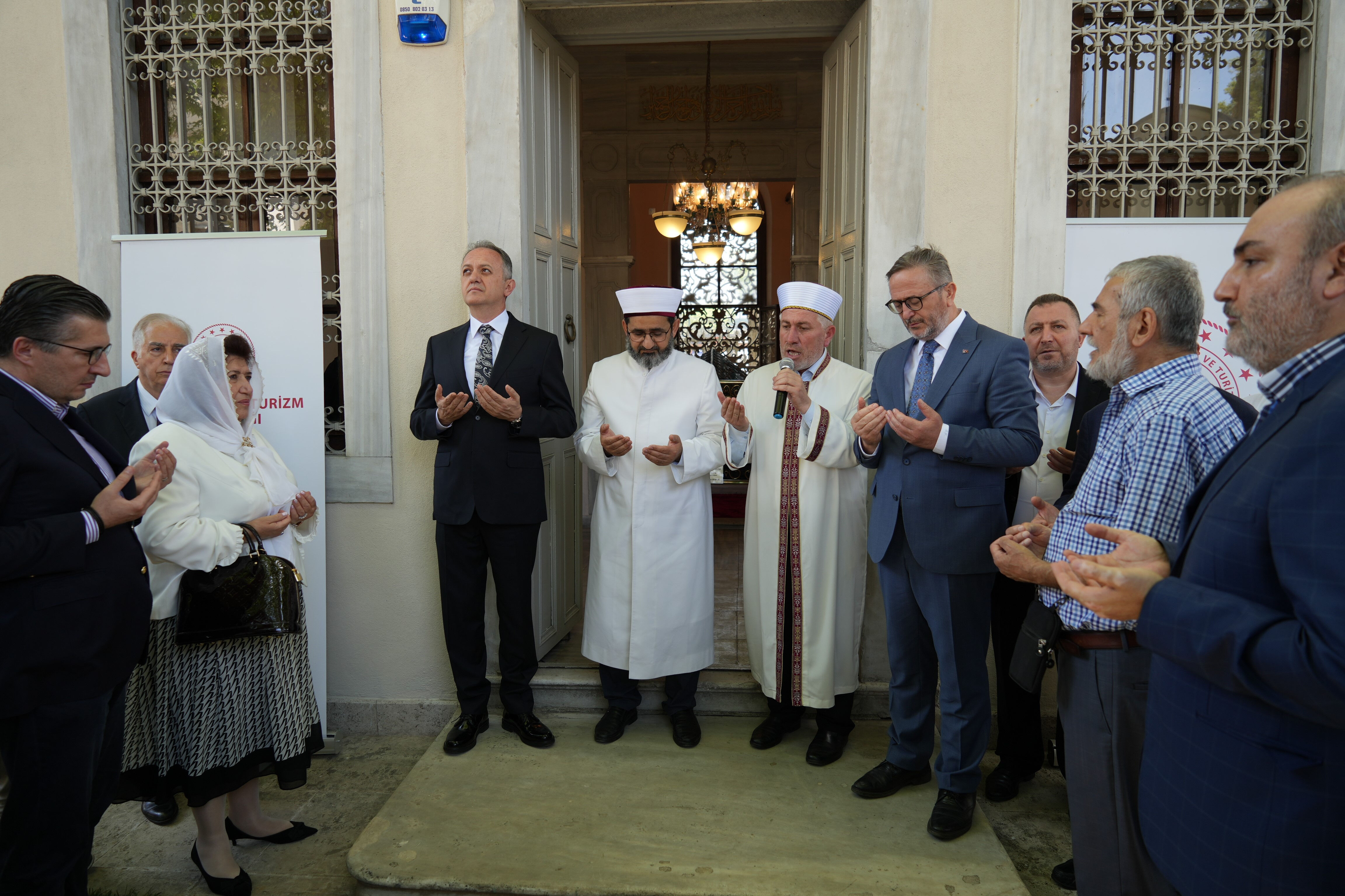 Sultan Abdülaziz'in annesine vefa! Pertevinyal Valide Sultan Türbesi açıldı - 2. Resim