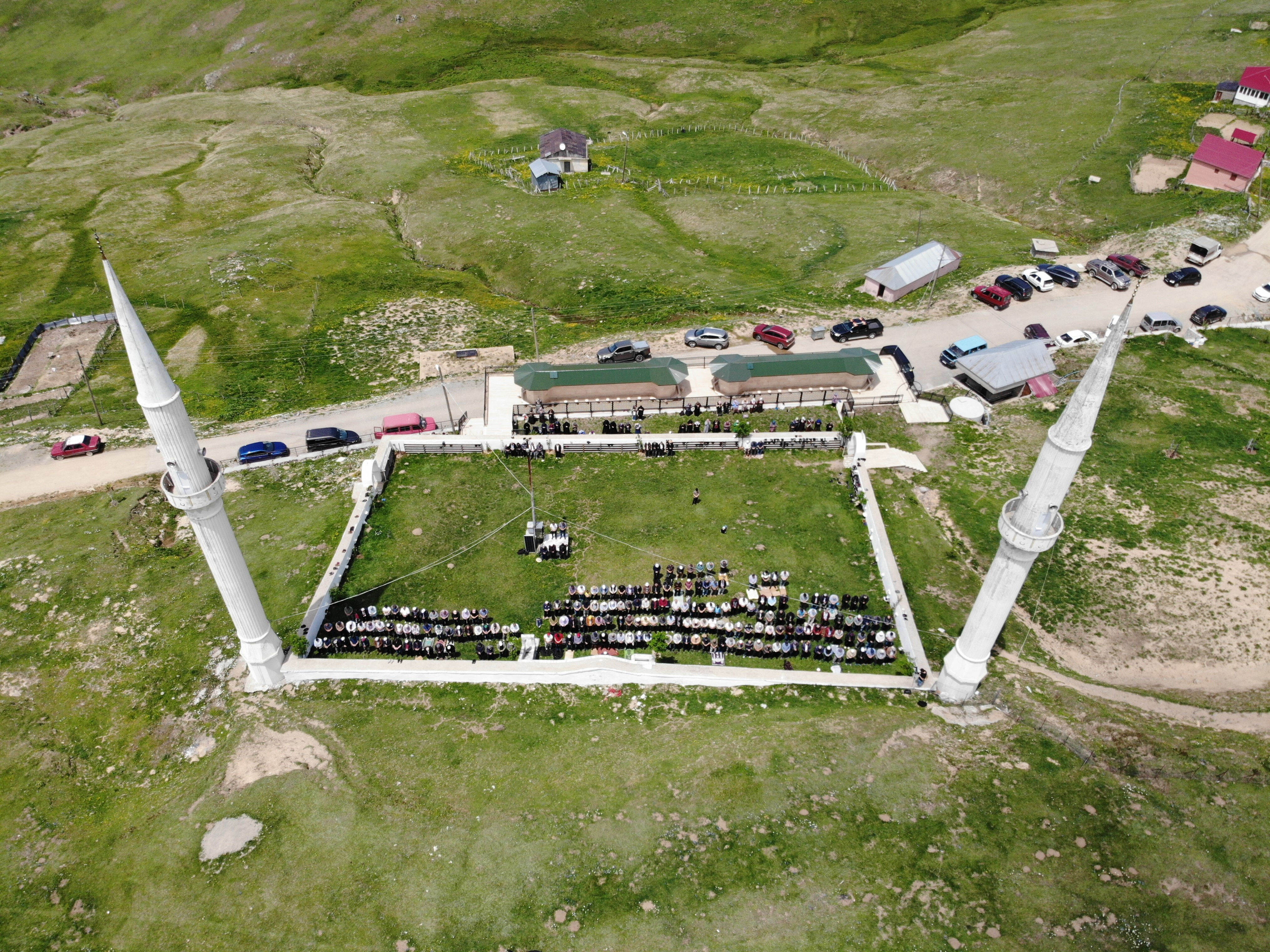 Üstü açık camide 563 yıldır Cuma namazı kılınıyor - 1. Resim