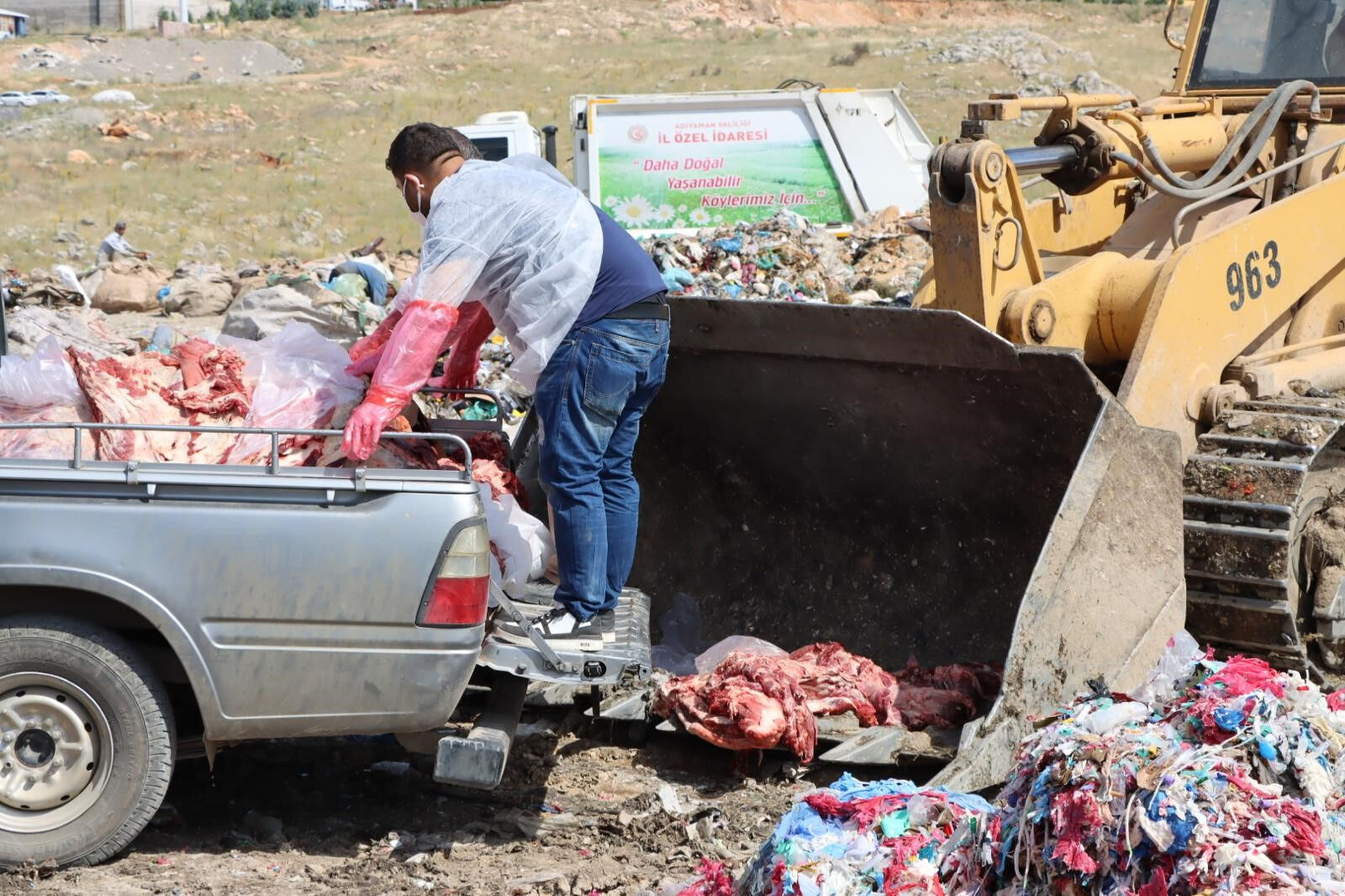 Adıyaman'da kasaplarda 'veremli et' dehşeti! İnsan sağlığıyla böyle oynamışlar Adıyaman'da kasaplarda 'veremli et' dehşeti! İnsan sağlığıyla böyle oynamışlar - 2. Resim