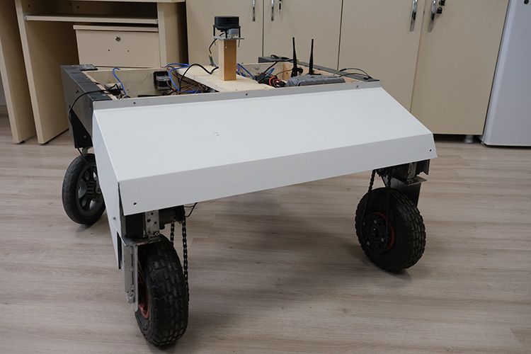 Kırklareli'nde yabani ot sorununa çözüm! Öğrenciler yapay zeka ile otonom robot geliştirdi! - 1. Resim