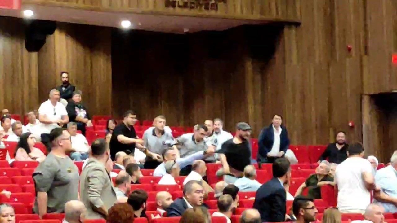 Ana muhalefette ipler gerildi! CHP'li vekilin kuzeni 