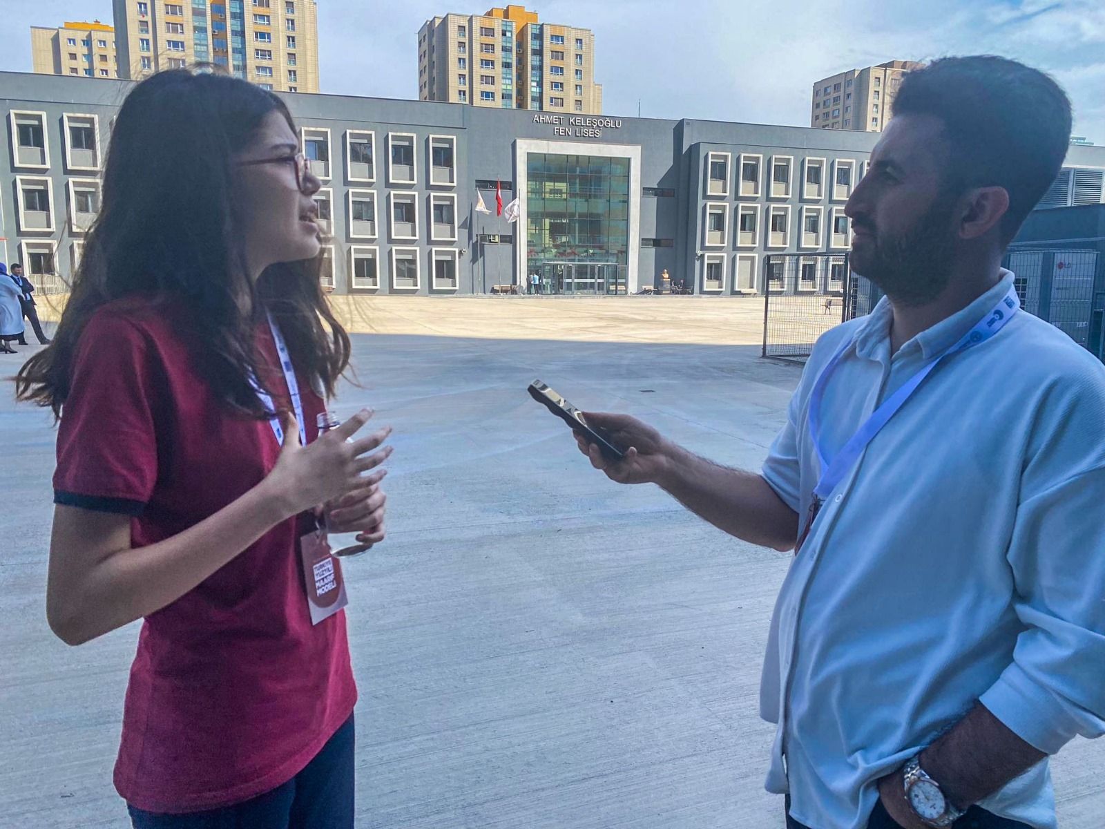 Erdoğan’ın elini öptüğü kız Nihal-Bahar Candan’ın kardeşi çıktı - 1. Resim