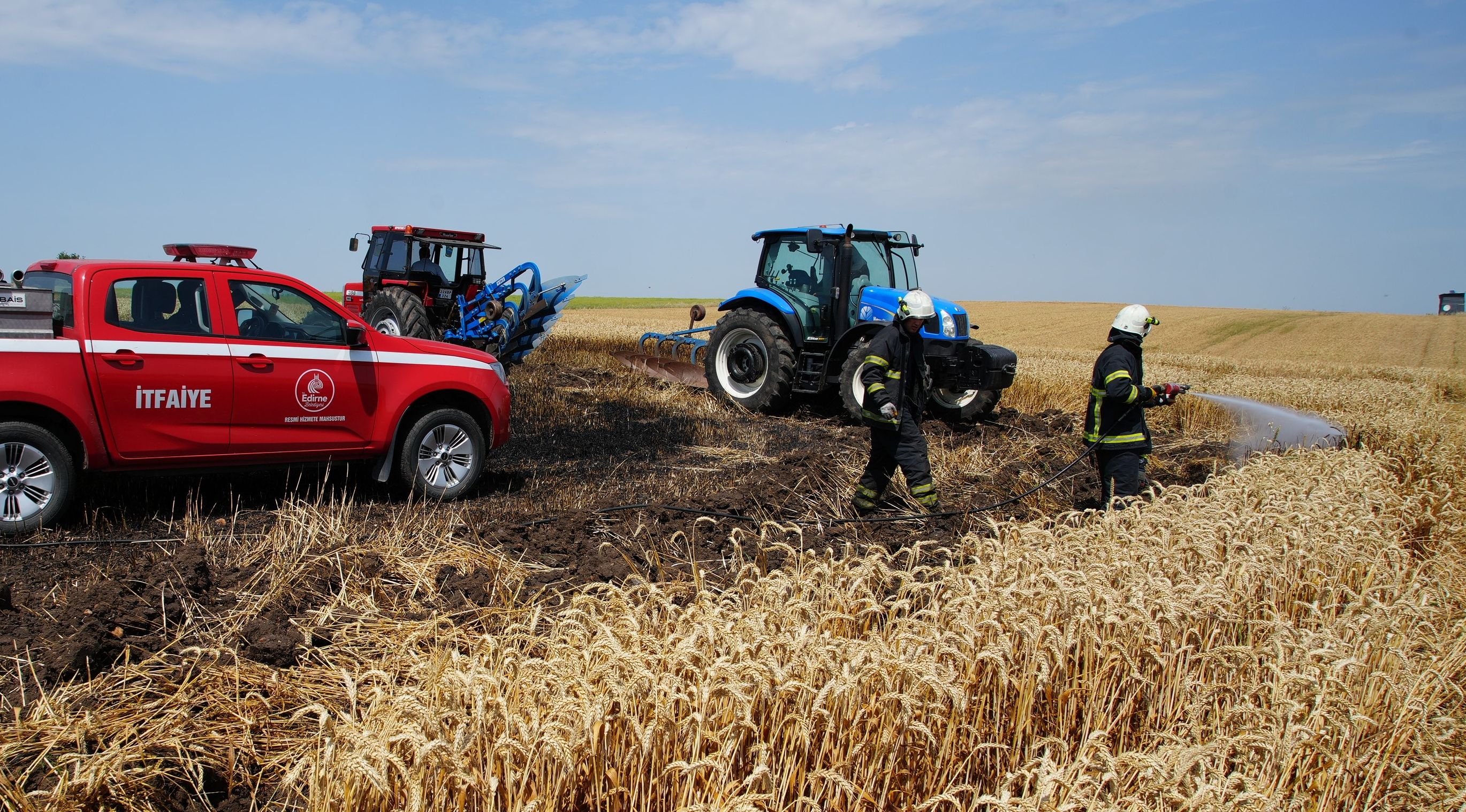 Saksağan yangın çıkardı! Köylüler seferber oldu - 4. Resim
