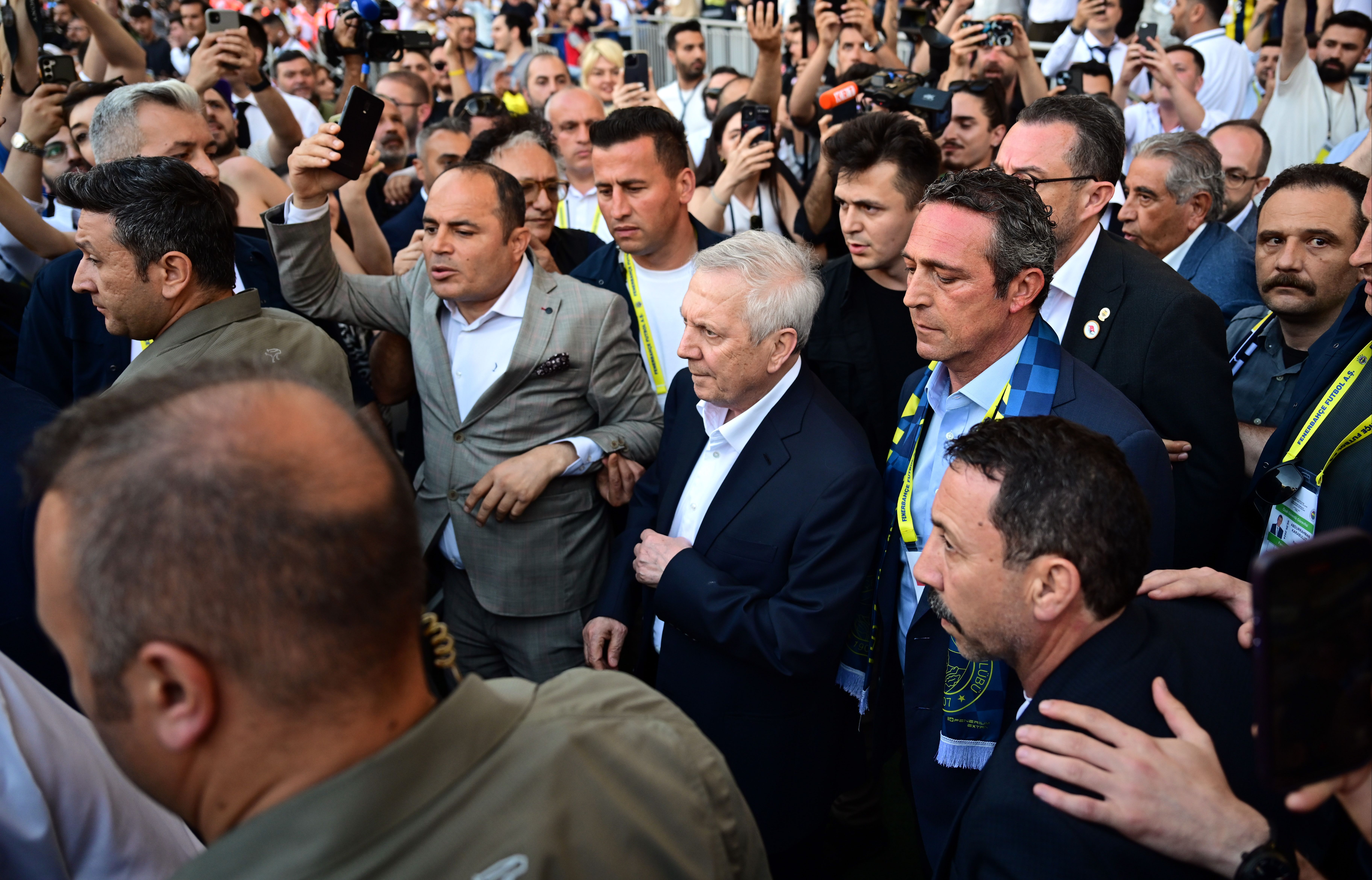 Seçimi kazanan Ali Koç'tan TFF'ye gönderme: Memnun olmayan biri vardır - 1. Resim