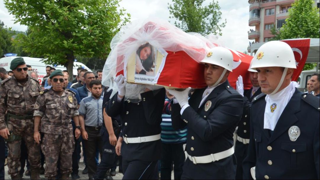 Şehit Aybüke öğretmenin şehadetinin 7'nci yılı! Olacakları hissetmiş gibiydi: Ölümün geleceği varsa yapacak bir şey yok Şehit Aybüke öğretmenin şehadetinin 7'nci yılı! Olacakları hissetmiş gibiydi: Ölümün geleceği varsa yapacak bir şey yok - 1. Resim