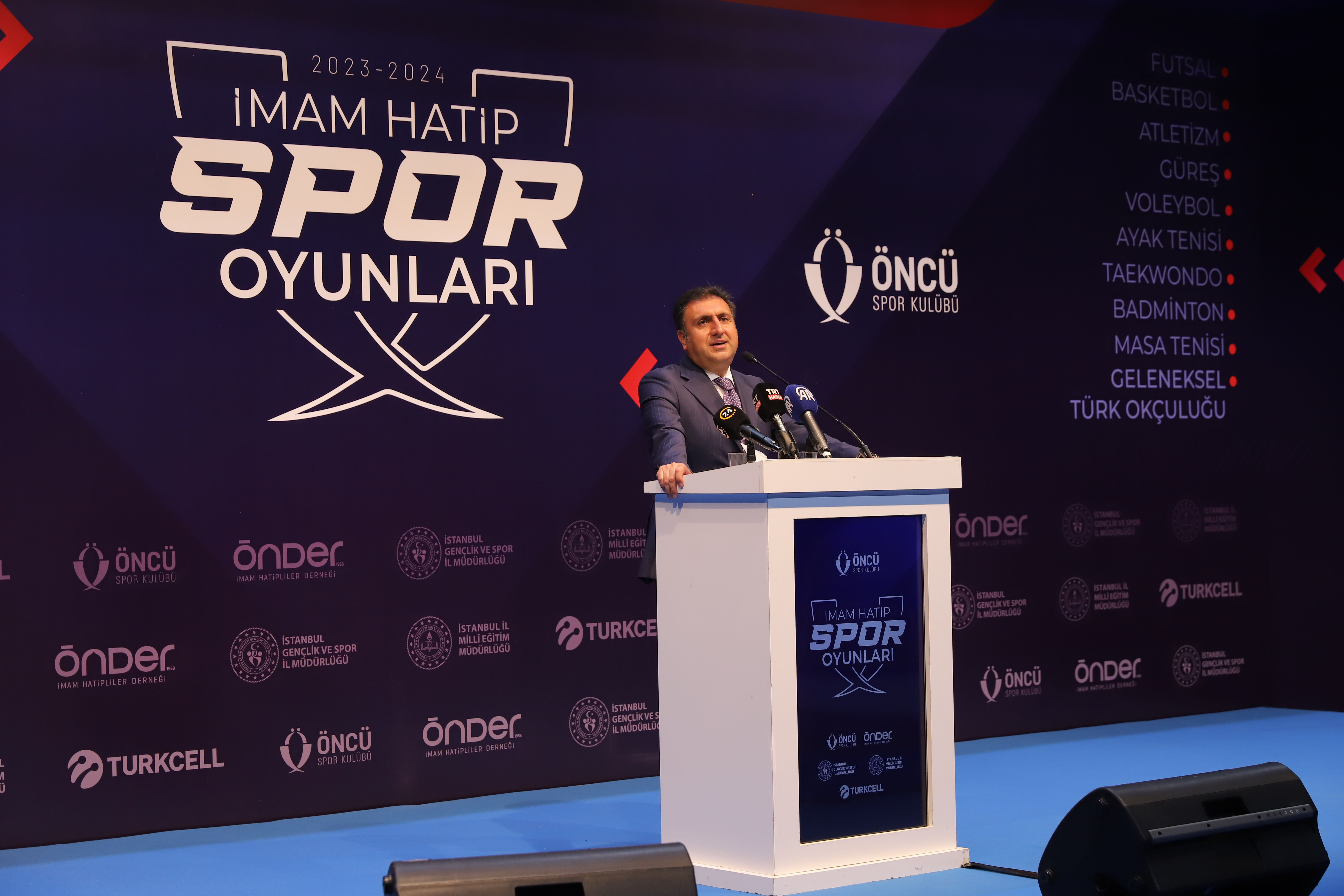 14. İmam Hatip Spor Oyunlarında ödüller sahiplerini buldu 14. İmam Hatip Spor Oyunlarında ödüller sahiplerini buldu - 2. Resim
