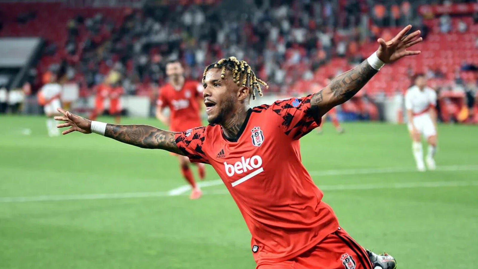 Beşiktaş Valentin Rosier kararını verdi! Fransız yıldıza kendine 'Kulüp bul' talimatı - 1. Resim