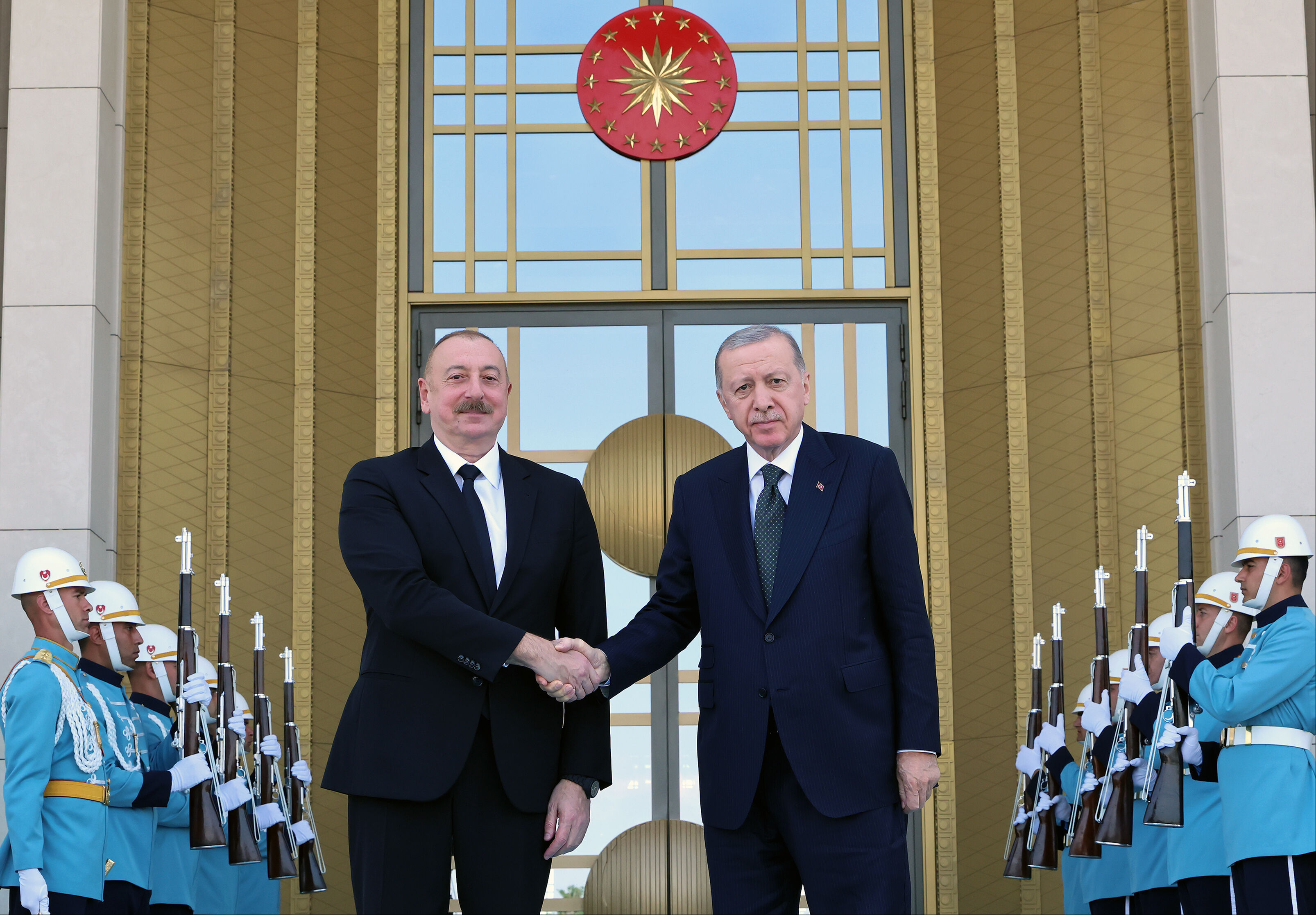 Erdoğan-Aliyev görüşmesi! İkili ilişkiler masaya yatırıldı - 3. Resim