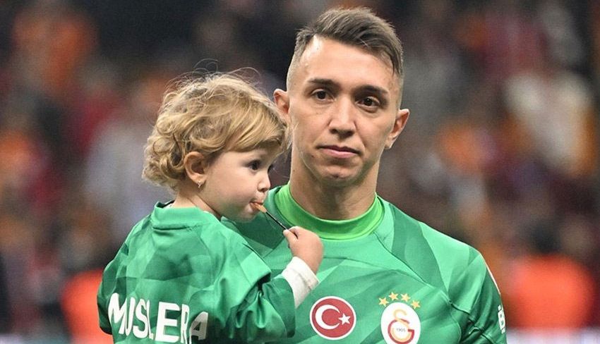 Fernando Muslera aldığı transfer tekliflerini açıkladı Fernando Muslera aldığı transfer tekliflerini açıkladı - 1. Resim