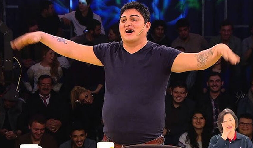 ‘Güldürmeyen adam’ yıllar sonra ortaya çıktı! Yeni işi ve son hali gündem oldu ‘Güldürmeyen adam’ yıllar sonra ortaya çıktı! Yeni işi ve son hali gündem oldu - 1. Resim