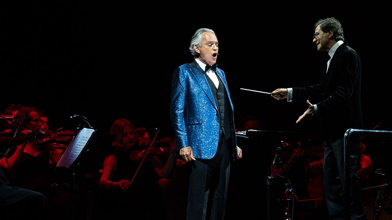 İstanbul’dan Bocelli geçti! İtalyan tenordan stadyumda konser
