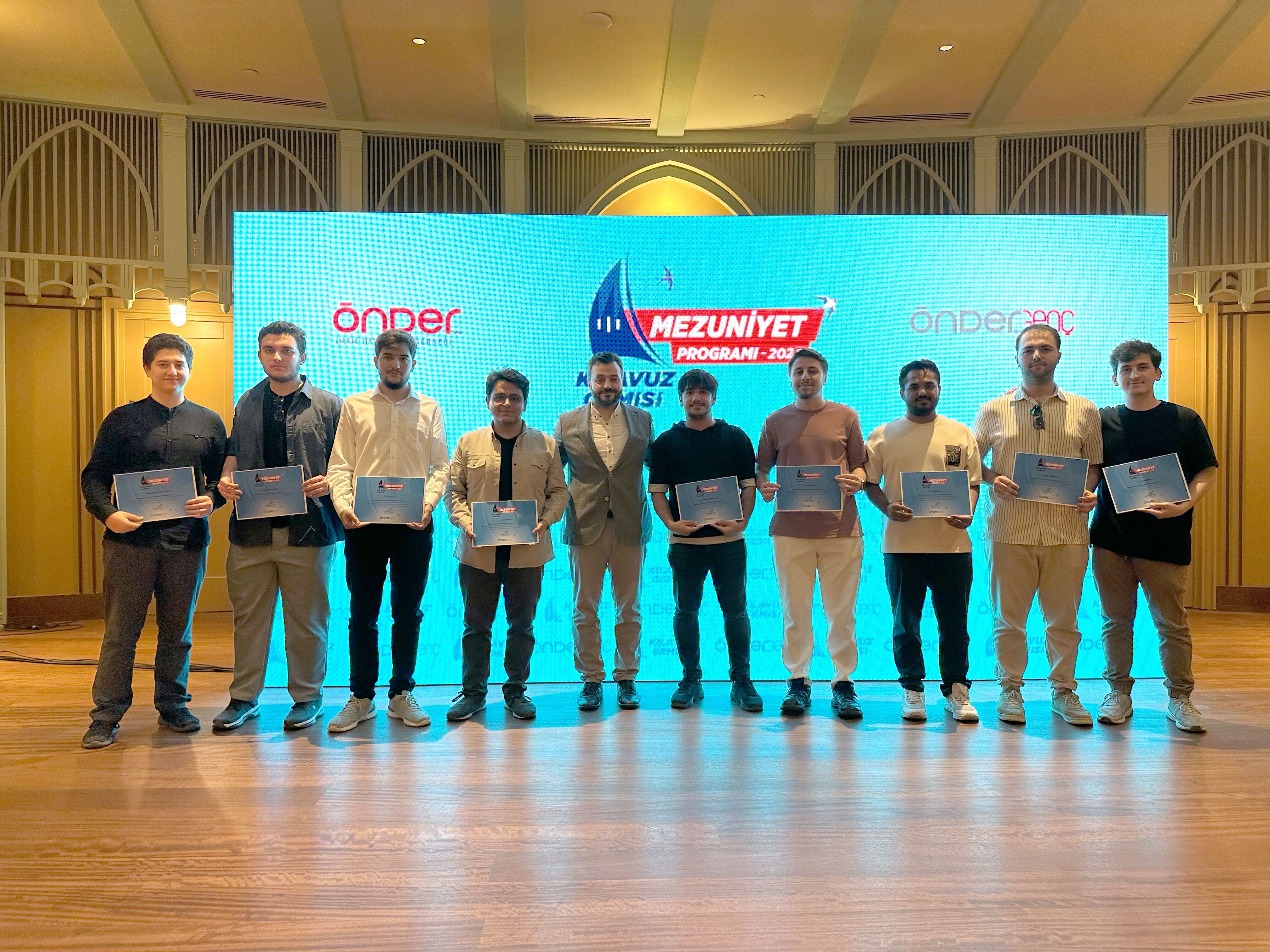 Kılavuz Gemisi ilk mezunlarını verdi Kılavuz Gemisi ilk mezunlarını verdi - 4. Resim