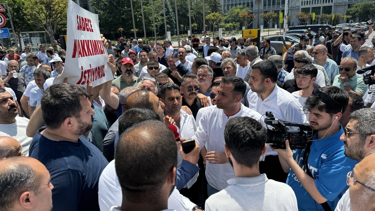 Otobüs şoförleri İBB'ye isyan etti! Saraçhane'de protesto düzenlediler - Gündem