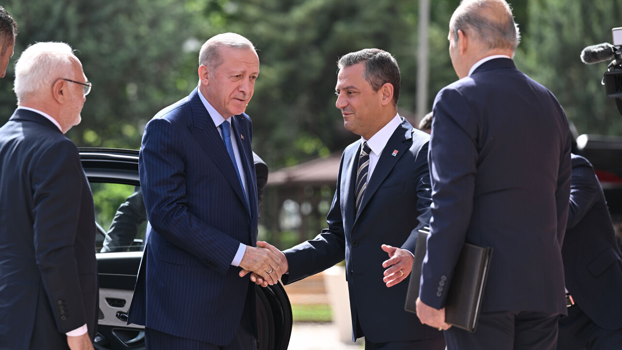 18 yılın ardından gelen görüşme: Erdoğan'dan CHP'ye iadeiziyaret - 1. Resim