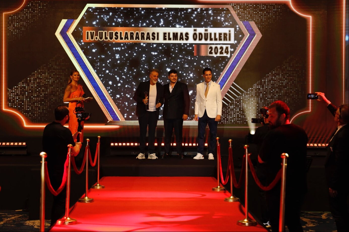 4. Uluslararası Elmas &Ouml;d&uuml;lleri sahiplerini buldu - 5. Resim