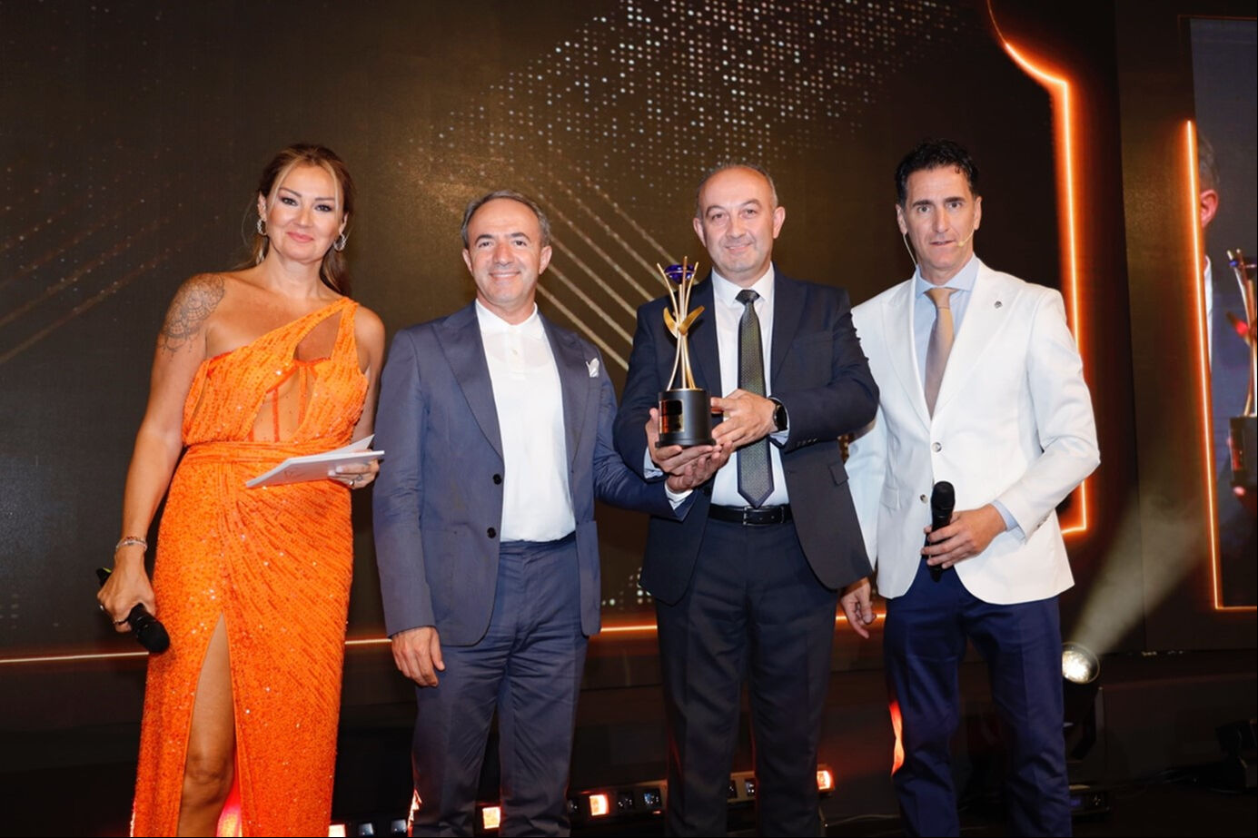 4. Uluslararası Elmas &Ouml;d&uuml;lleri sahiplerini buldu - 28. Resim