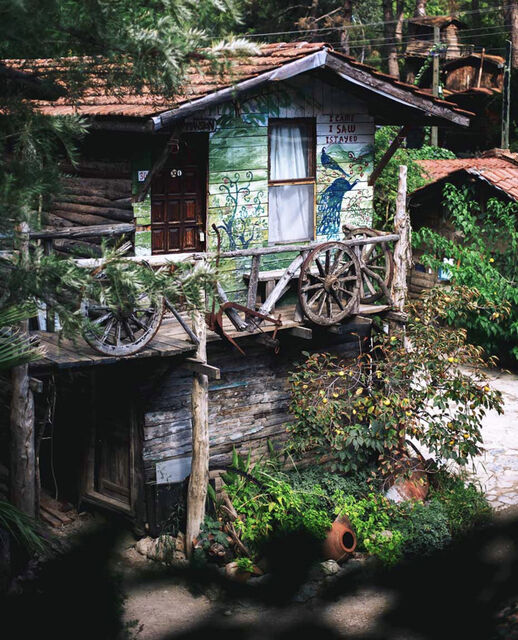 Dünyaca ünlü Kadir'in Ağaç Evleri küle döndü Dünyaca ünlü Kadir'in Ağaç Evleri küle döndü - 1. Resim