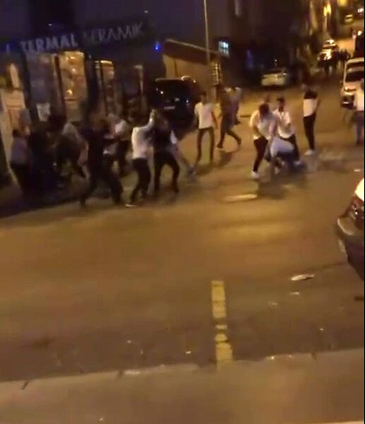 Esenyurt Teksas'a d&ouml;nd&uuml;: Kuzenler para uğruna birbirini yedi! O anlar kaydedildi - 1. Resim