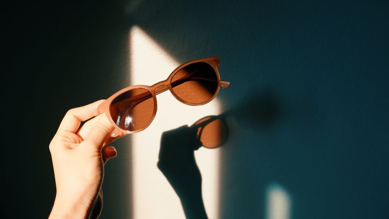 İçerik üreticisi iddia etti: “Güneş gözlükleri gözü bozuyor” İçerik üreticisi iddia etti: “Güneş gözlükleri gözü bozuyor” - 4. Resim