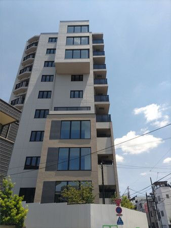 Japonya'da satışa hazır apartman Fuji Dağı manzarasını engellediği için yıkılacak - 1. Resim