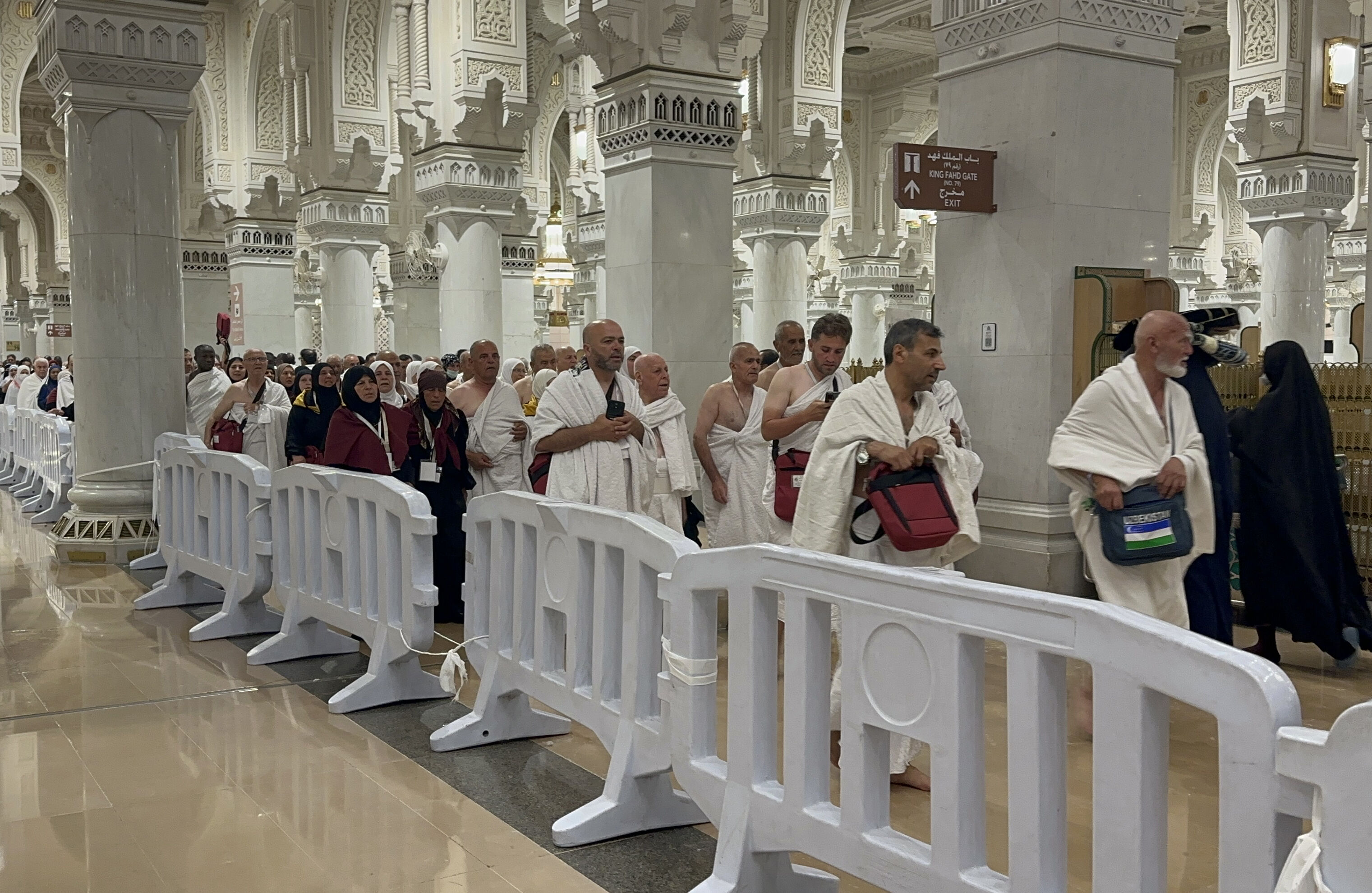 Mekke'ye ulaşan hacı adayları Kâbe'de gözyaşlarına boğuluyor Mekke'ye ulaşan hacı adayları Kabe'de gözyaşlarına boğuluyor - 1. Resim