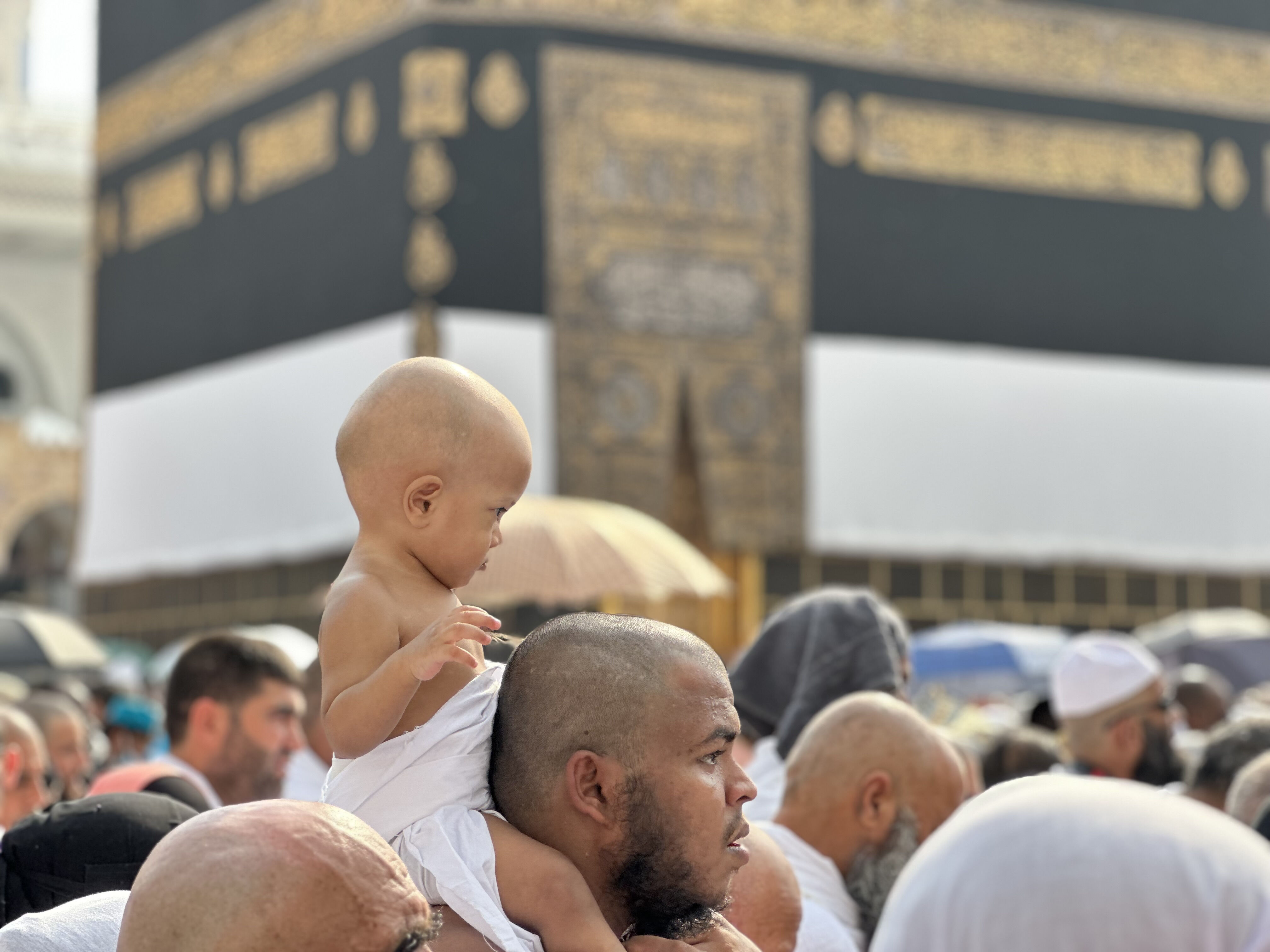 Mekke'ye ulaşan hacı adayları Kâbe'de gözyaşlarına boğuluyor Mekke'ye ulaşan hacı adayları Kabe'de gözyaşlarına boğuluyor - 8. Resim