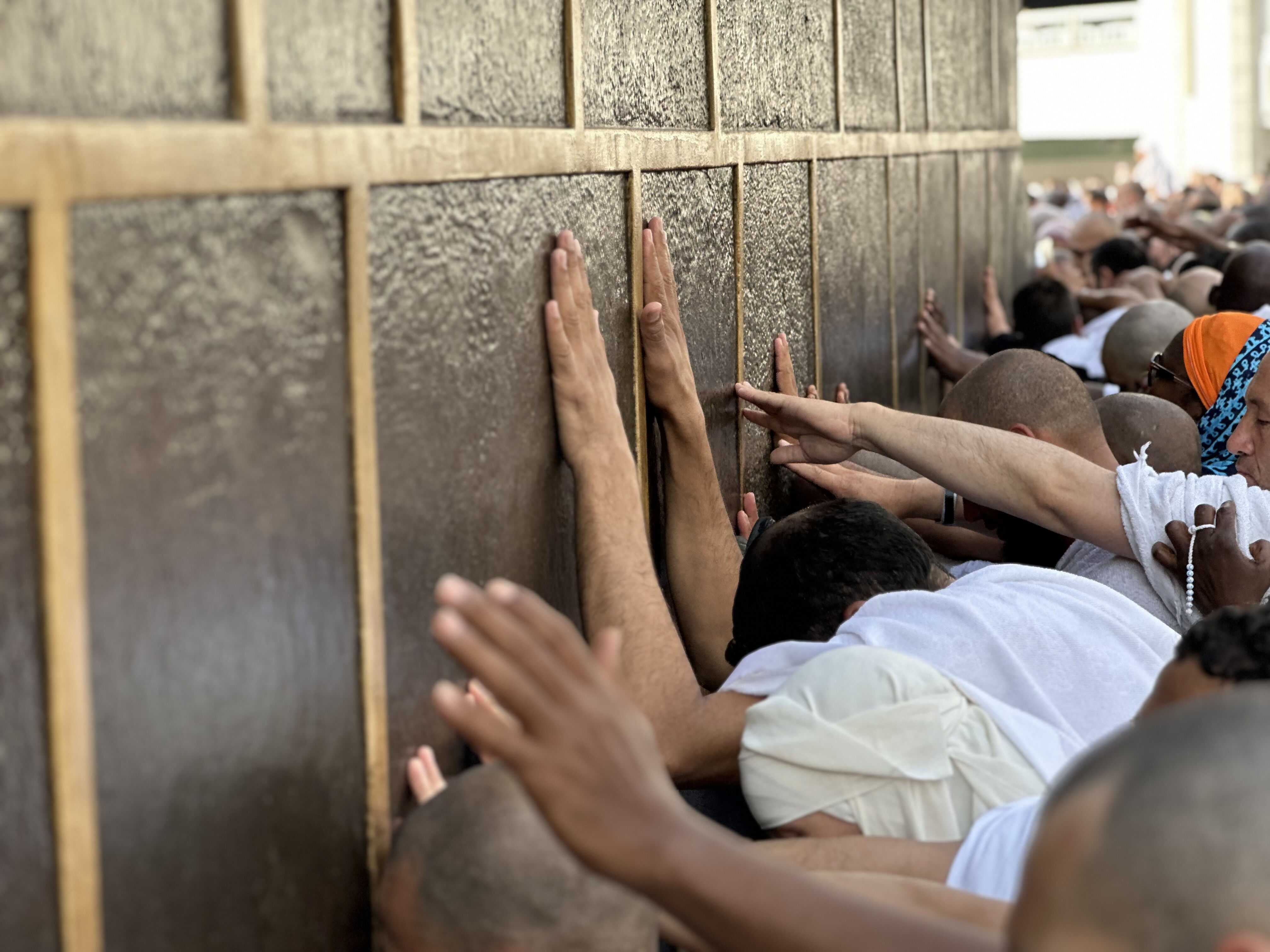 Mekke'ye ulaşan hacı adayları Kâbe'de gözyaşlarına boğuluyor Mekke'ye ulaşan hacı adayları Kabe'de gözyaşlarına boğuluyor - 10. Resim