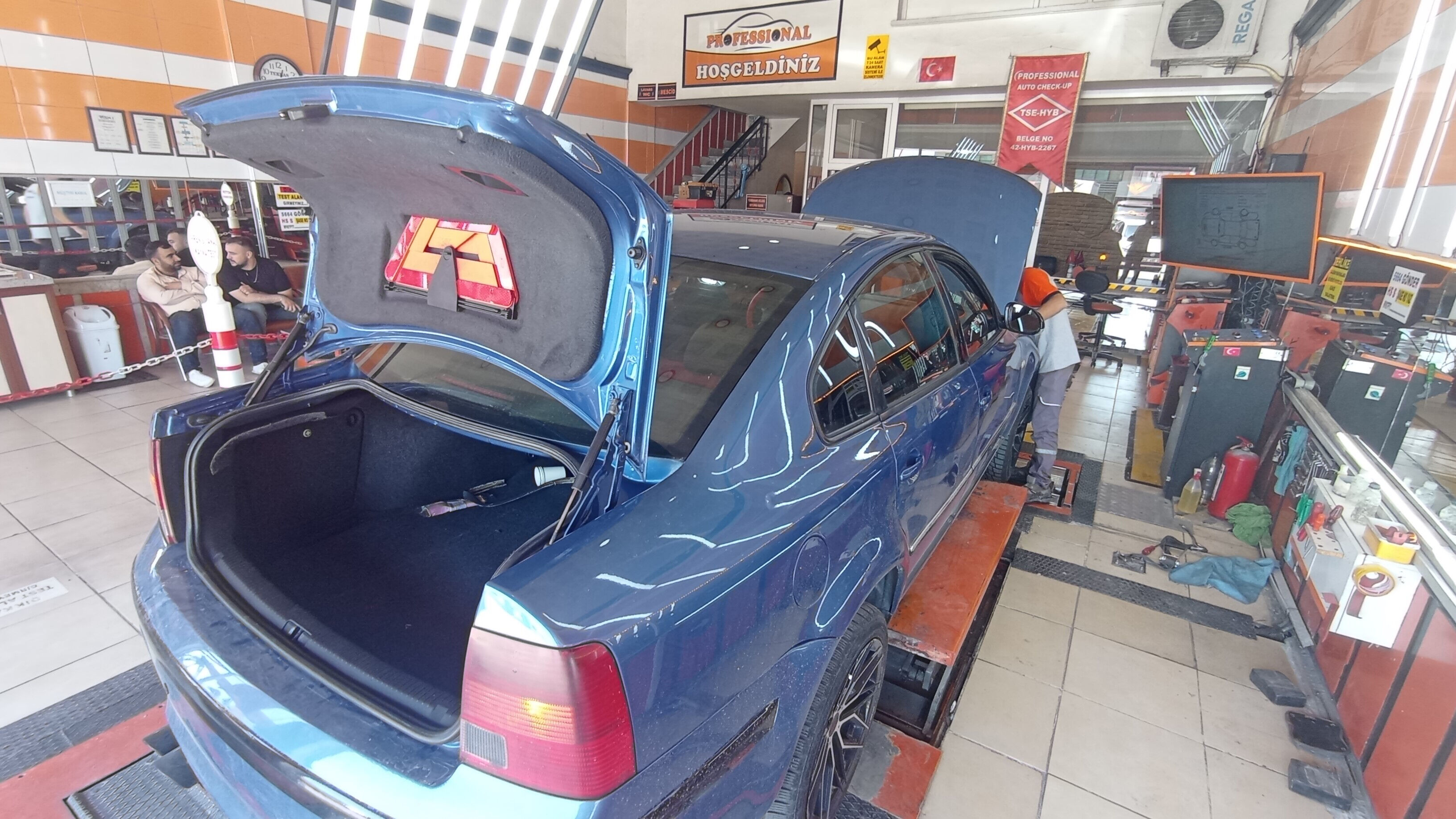 Satın almak istediği aracı ekspere götürünce şoke oldu! 3 araçtan bir araç yapmışlar - 1. Resim