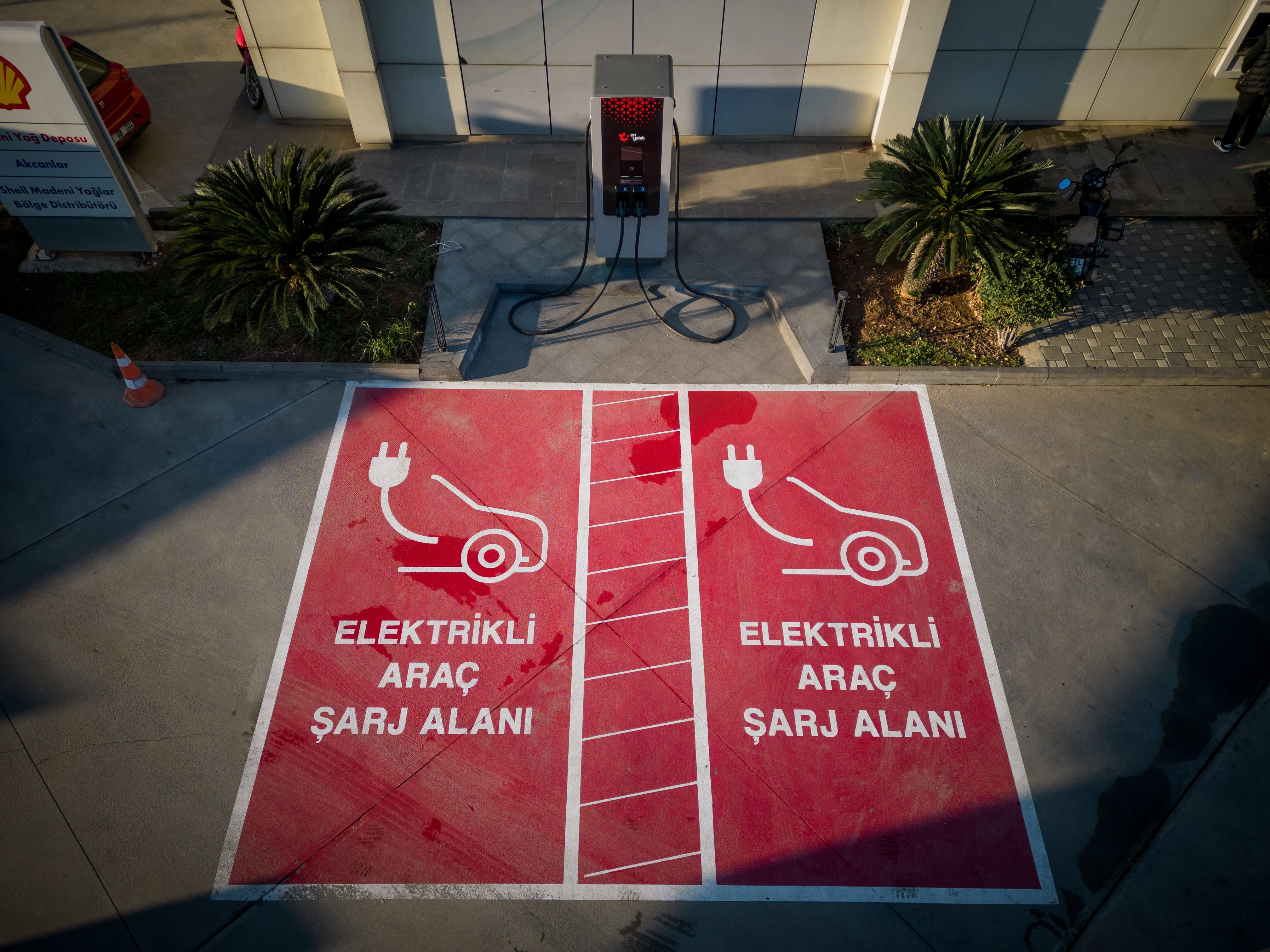 ENYAKIT' tan bayramda yola çıkacaklara uyarı: Elektrikli otonuza şarj rotası çizin! - 1. Resim