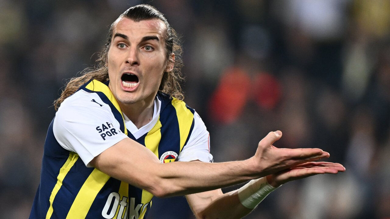 Fenerbahçe'de her bölgeye yıldız yağacak! Heyecanlandıran transfer listesi ortaya çıktı Fenerbahçe'de her bölgeye yıldız yağacak! Heyecanlandıran transfer listesi ortaya çıktı - 1. Resim