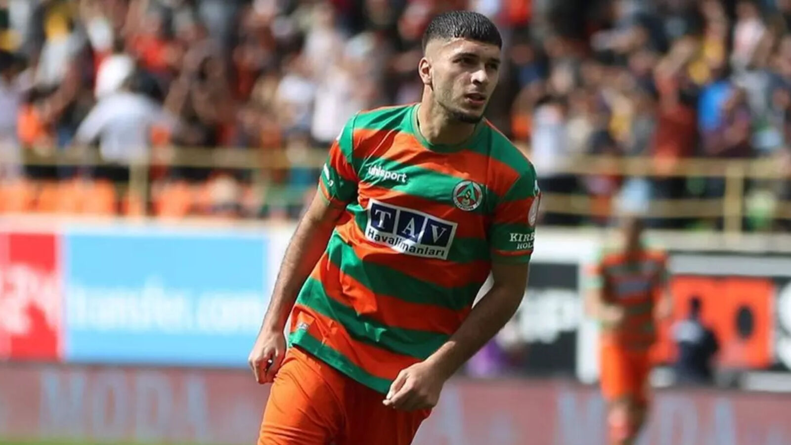 Galatasaray'ın transfer listesinde olduğu iddia edilmişti! Fenerbah&ccedil;e Oğuz Aydın'a resmi teklif yaptı - 1. Resim