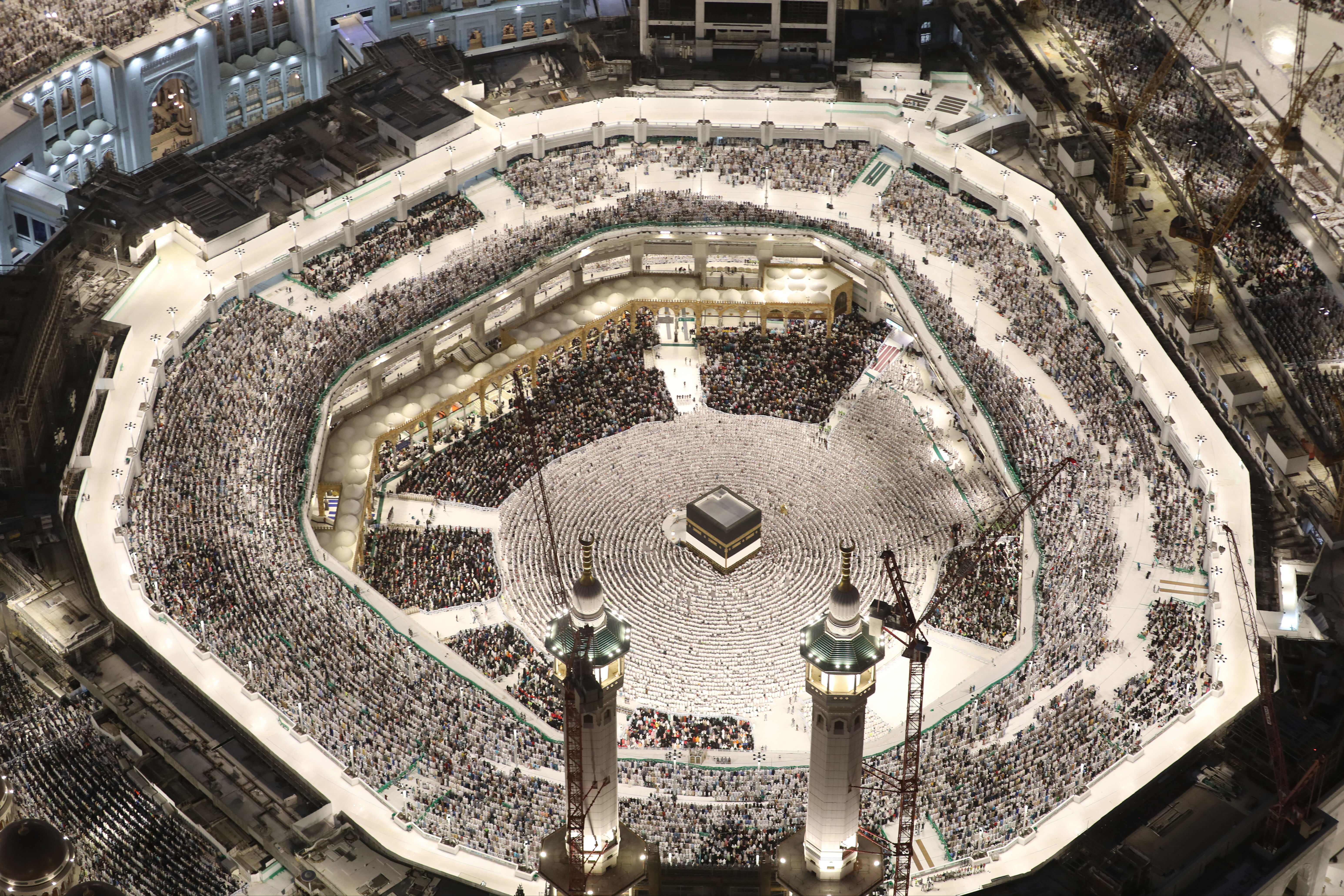 Kâbe-i Muazzama'da sabah namazı! Mekke-i Mükerreme'ye ulaşan hacı adayları Ebrac el-Beyt Kuleleri'nden görüntülendi Kâbe-i Muazzama'da sabah namazı! Mekke-i Mükerreme'ye ulaşan hacı adayları Ebrac el-Beyt Kuleleri'nden görüntülendi - 4. Resim