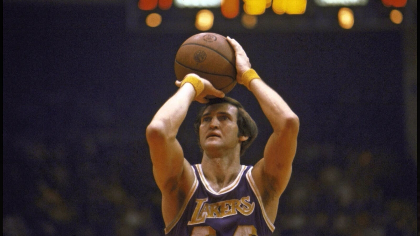 NBA logosuna ilham kaynağı olan efsane basketbolcu Jerry West hayatını kaybetti NBA logosuna ilham kaynağı olan efsane basketbolcu Jerry West hayatını kaybetti - 1. Resim