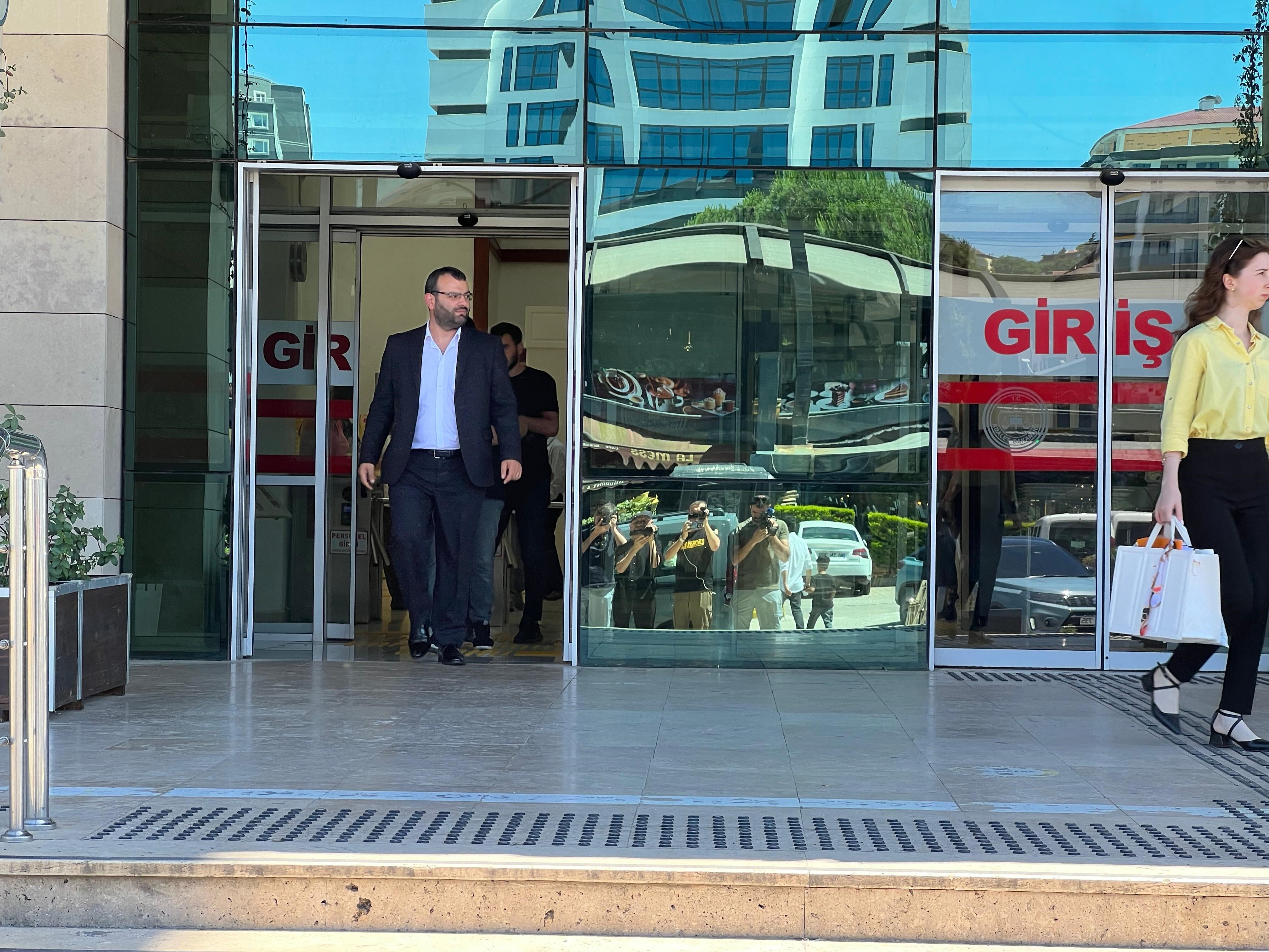 Ogün Samast yeniden hakim karşısında: Savcılıktan "dava düşsün" talebi Ogün Samast yeniden hakim karşısında: Savcılıktan "dava düşsün" talebi - 2. Resim