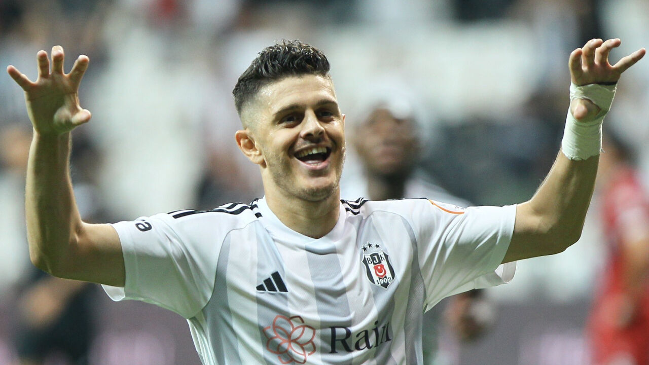 Okan Buruk'tan Rashica itirafı! Beşiktaş'a gidiş sürecini ilk defa anlattı Okan Buruk'tan Rashica itirafı! Beşiktaş'a gidiş sürecini ilk defa anlattı - 1. Resim