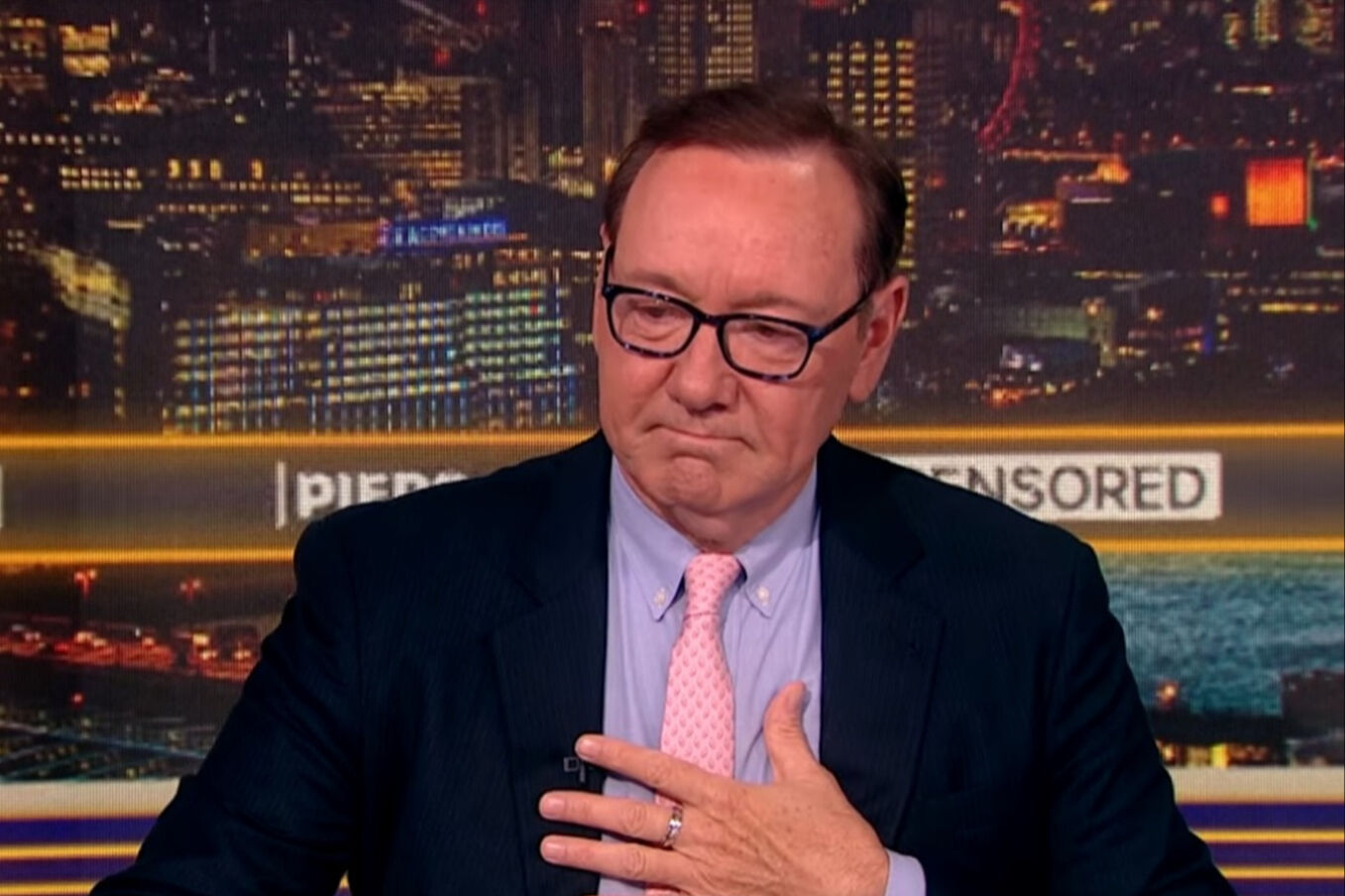 Oscar'lı oyuncu Kevin Spacey evsiz kaldı, g&ouml;zyaşları i&ccedil;inde anlattı: Meteliksizim, faturalarımı &ouml;deyemiyorum! - 3. Resim