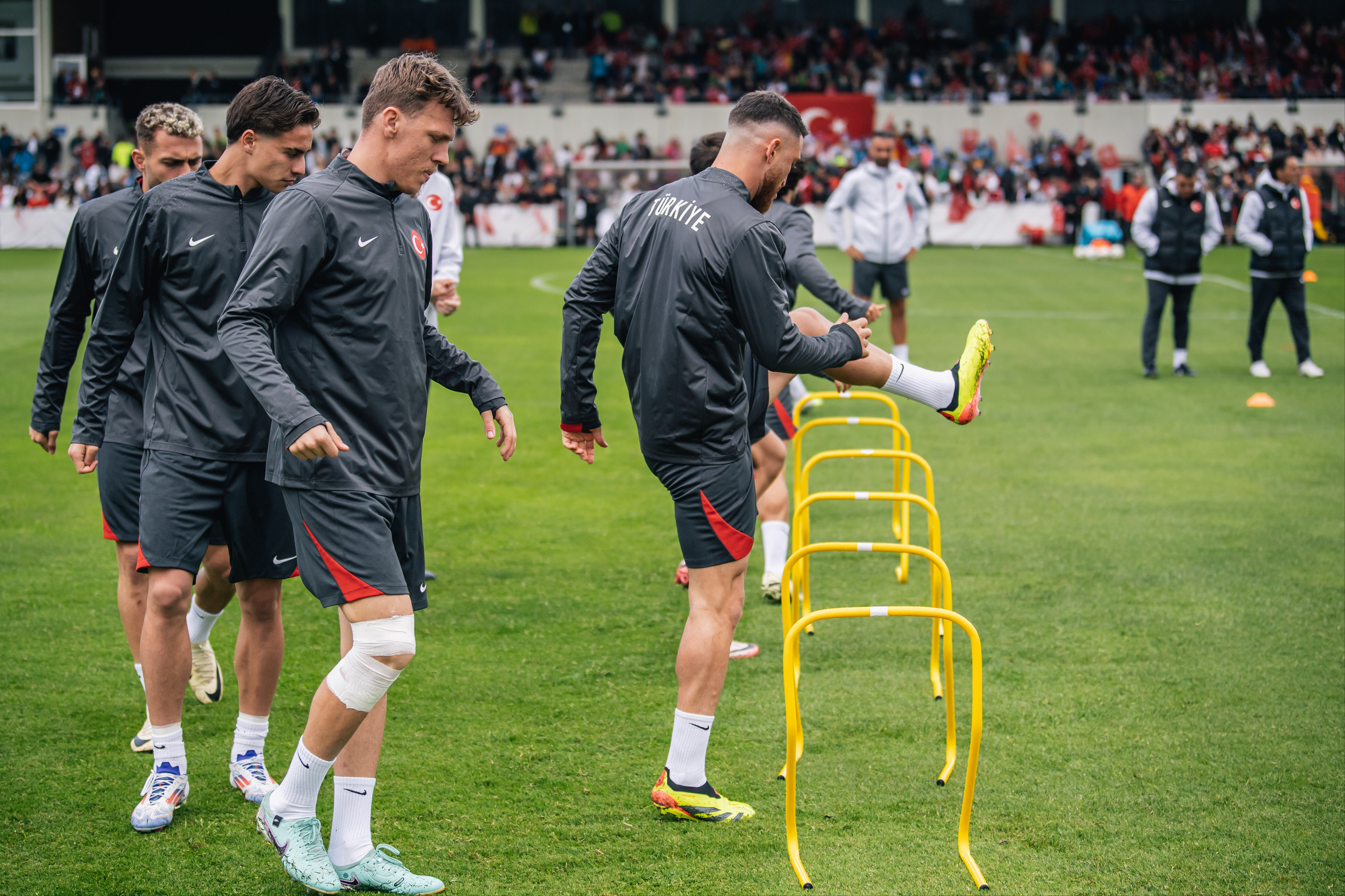 Vincenzo Montella, EURO 2024 öncesi açıkladı: Bunlar bizi üzdü Vincenzo Montella, EURO 2024 öncesi açıkladı: Bunlar bizi üzdü - 1. Resim