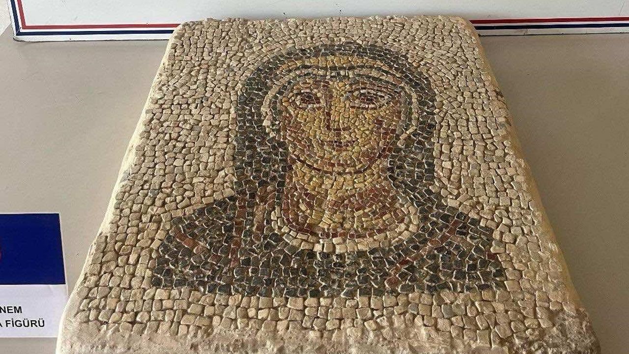 50 milyon liraya satacaktı! 2 bin yıllık mozaik bulundu - Kültür - Sanat