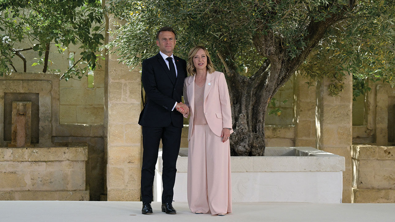 Biden G7 Zirvesi'ne geç kalınca Meloni selfie çekti - 6. Resim