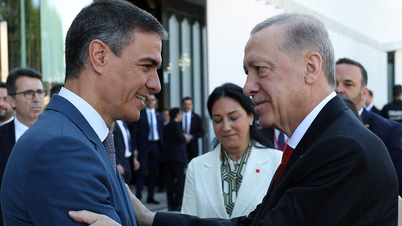 Cumhurbaşkanı Erdoğan İspanya'da! Sanchez'e övgüler dizdi Cumhurbaşkanı Erdoğan İspanya'da! Sanchez'e övgüler dizdi - 2. Resim