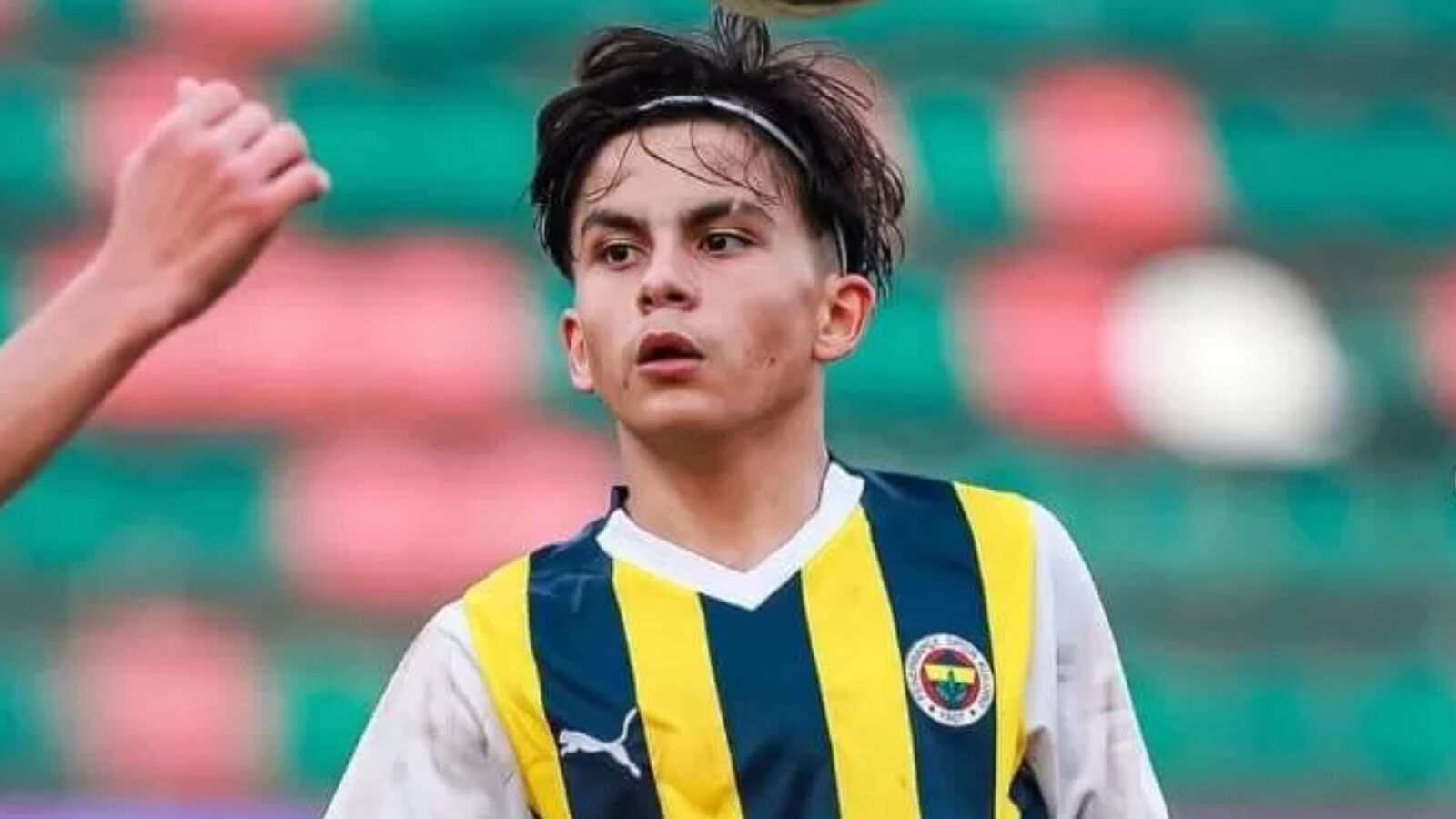 Fenerbahçe, Galatasaray Futbol Akademisi'ne kancayı attı! Aslan'ın genç yeteneğiyle görüşüyor iddiası - 1. Resim