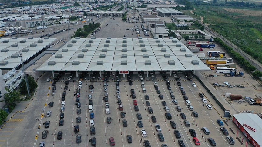 Gurbetçiler dikkat! Ticaret Bakanlığı'ndan yabancı plakalı araçlarla Türkiye'ye geleceklere 10 uyarı - 1. Resim
