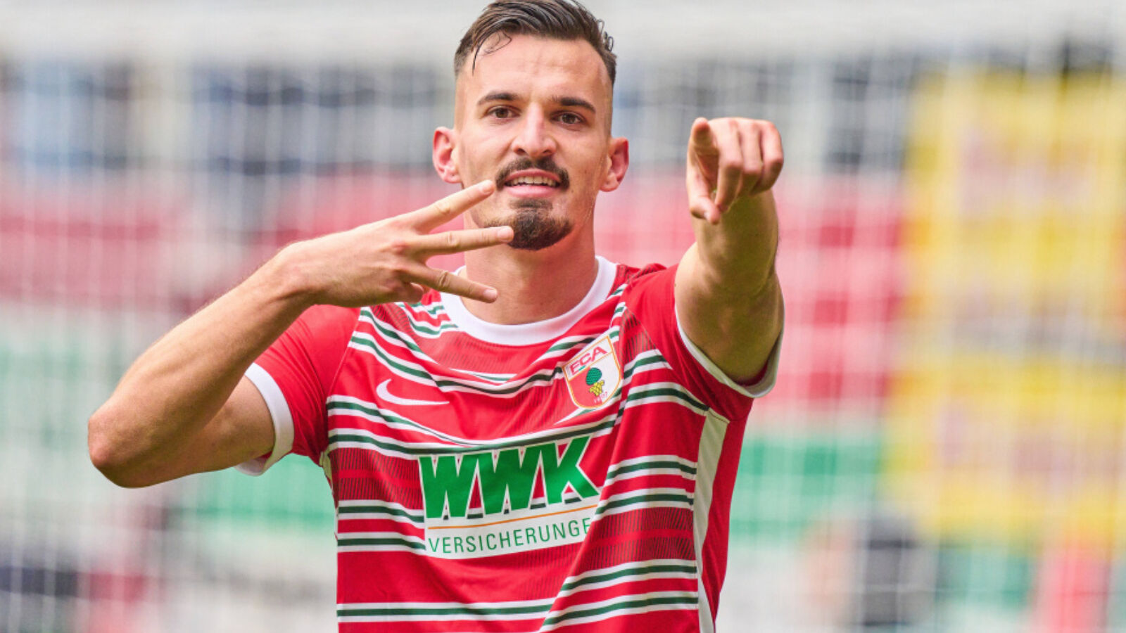 Okan Buruk'tan yönetime forvet raporu! Fenerbahçe'nin eski golcüsü Berisha Galatasaray'ın gündeminde Okan Buruk'tan yönetime forvet raporu! Fenerbahçe'nin eski golcüsü Berisha Galatasaray'ın gündeminde - 2. Resim