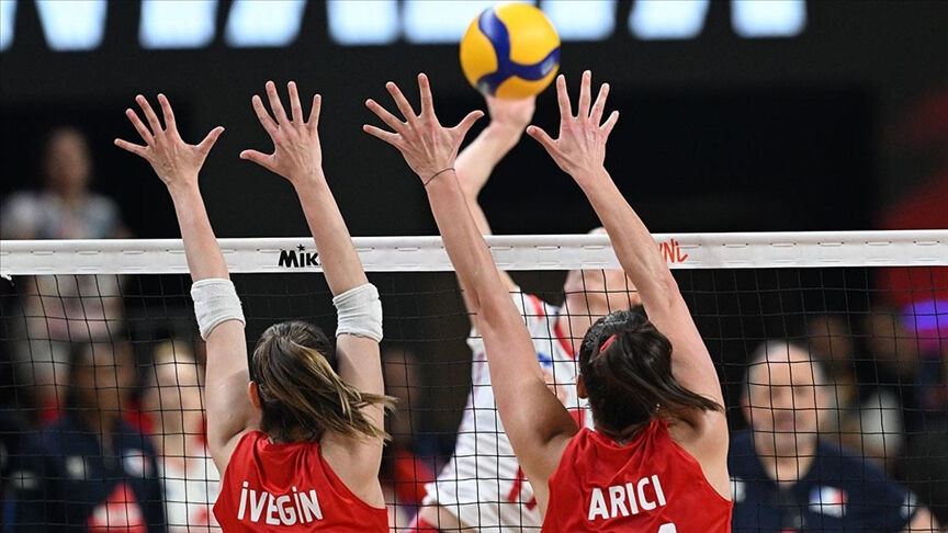 Zehra Güneş, tedavisinin devam etmesi sebebiyle Milletler Ligi Dominik Cumhuriyeti maçının kadrosunda yer almadı Zehra Güneş, tedavisinin devam etmesi sebebiyle Milletler Ligi Dominik Cumhuriyeti maçının kadrosunda yer almadı - 2. Resim