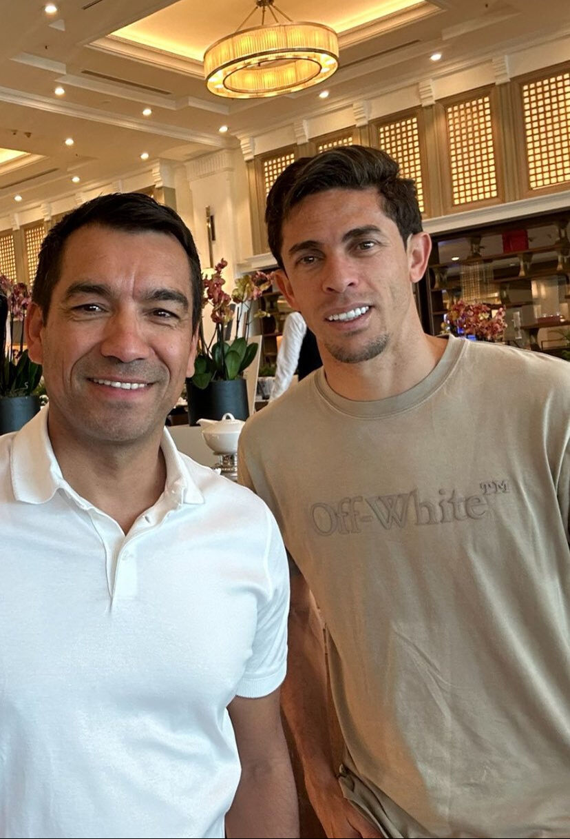 Beşiktaş’ın yeni hocası Van Bronckhorst çok iddialı geldi: Kupalara talibim - 1. Resim