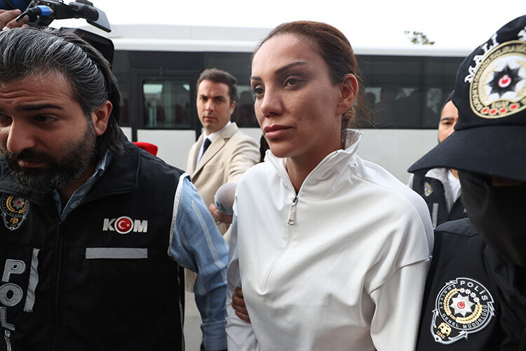 Dilan Polat davasında kardeşleri Sıla Doğu ve Can Doğu tahliye oldu Dilan Polat davasında kardeşleri Sıla Doğu ve Can Doğu tahliye oldu - 1. Resim