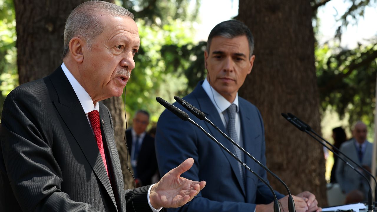Küstah gazeteciye Erdoğan’dan ayar! Dünya İsrail’in şımarıklığını izliyor Küstah gazeteciye Erdoğan’dan ayar! Dünya İsrail’in şımarıklığını izliyor