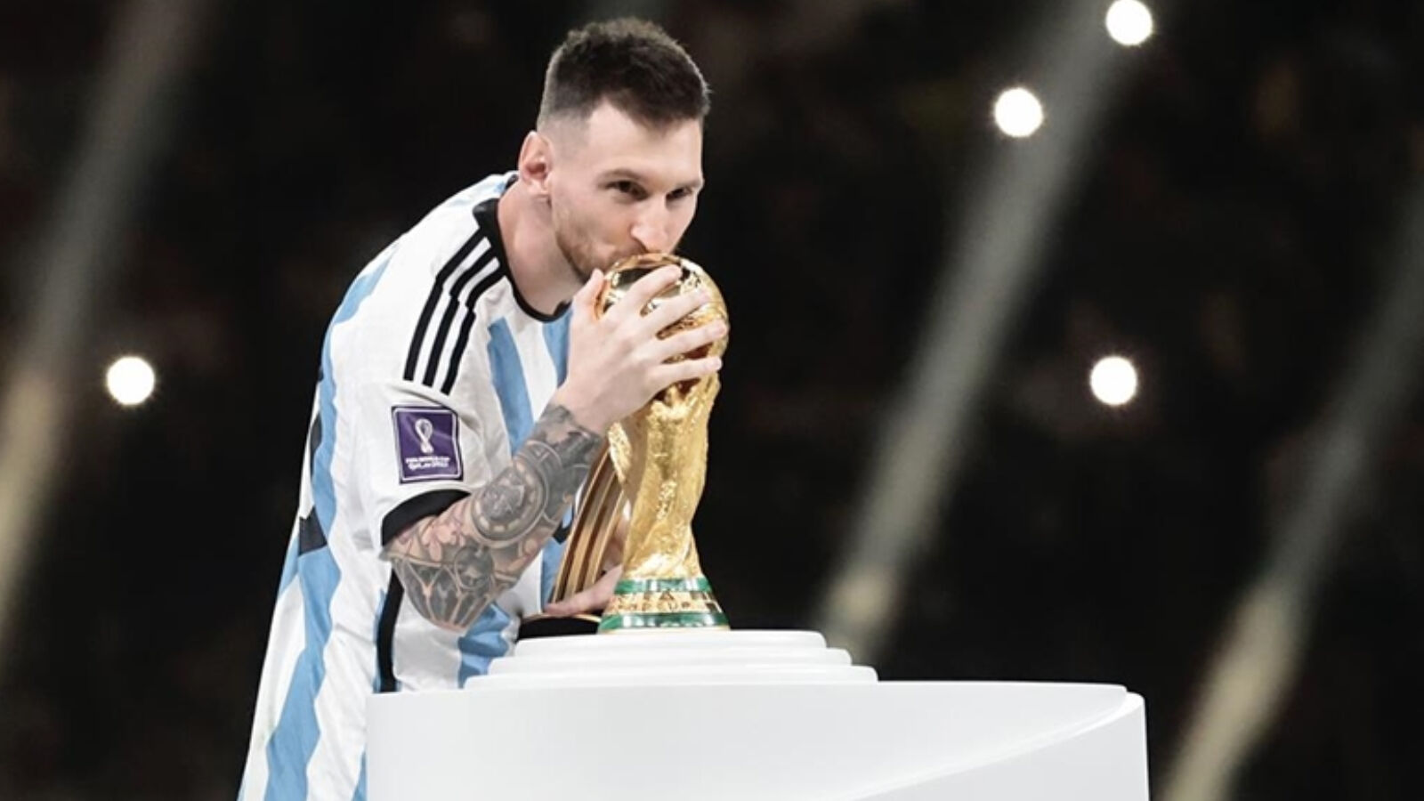 Lionel Messi'den Kylian Mbappe'ye Dünya Kupası cevabı! 'Herkesin istemesinin bir sebebi var' Lionel Messi'den Kylian Mbappe'ye Dünya Kupası cevabı! 'Herkesin istemesinin bir sebebi var' - 1. Resim
