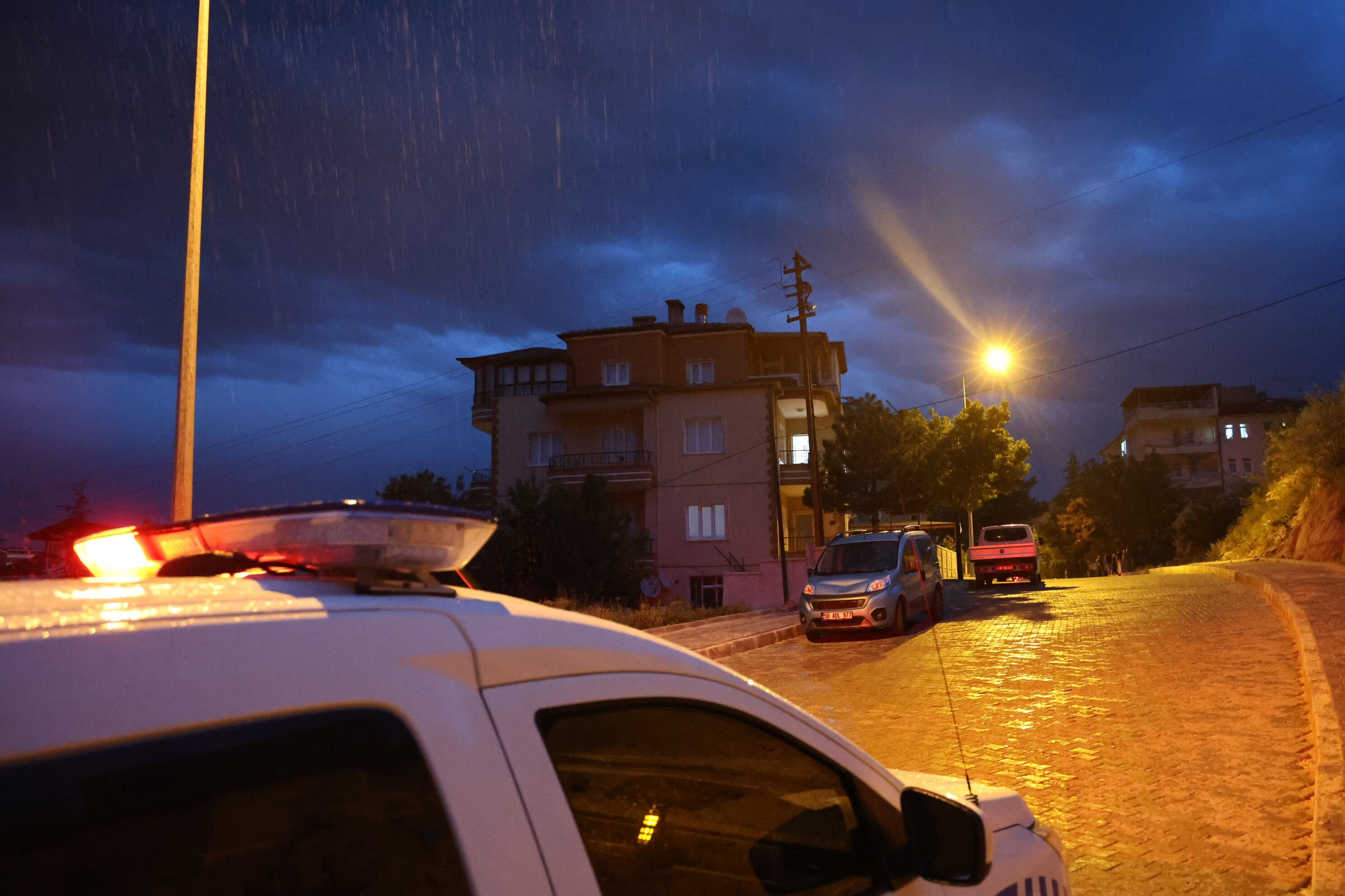 Nevşehir'de yer yerinden oynadı! Göreme'de turistler mahsur kaldı - 3. Resim